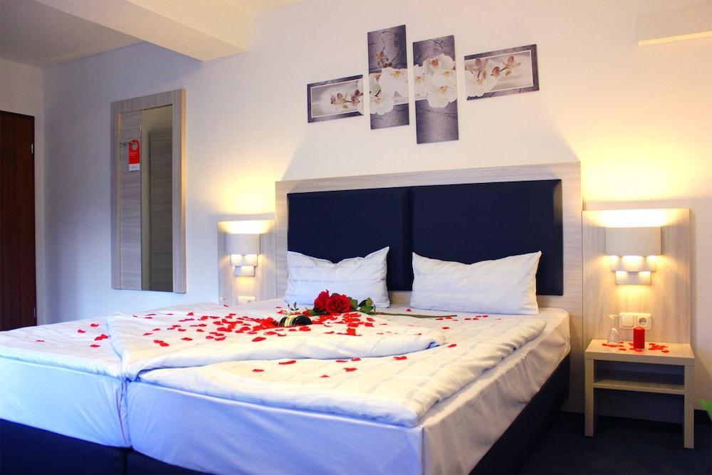 Hotel Altenwerder Hof Хамбург Екстериор снимка