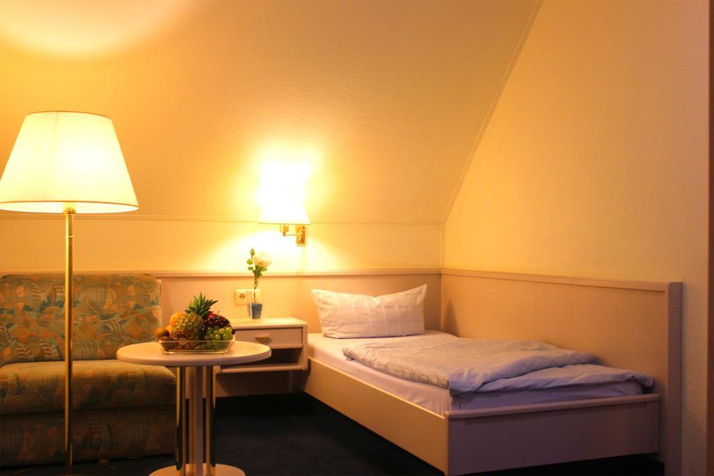 Hotel Altenwerder Hof Хамбург Стая снимка