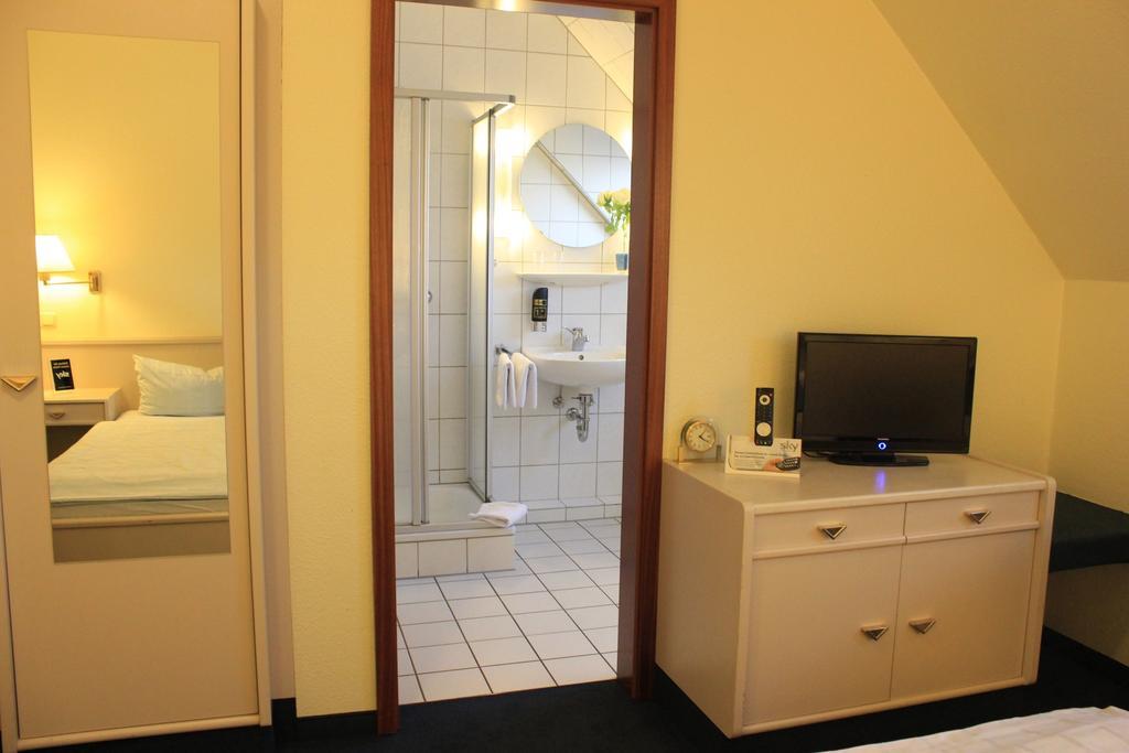 Hotel Altenwerder Hof Хамбург Стая снимка