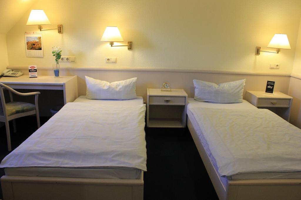 Hotel Altenwerder Hof Хамбург Стая снимка