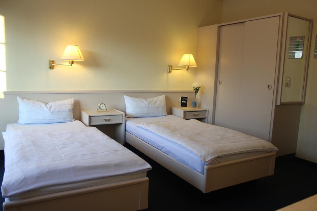 Hotel Altenwerder Hof Хамбург Стая снимка