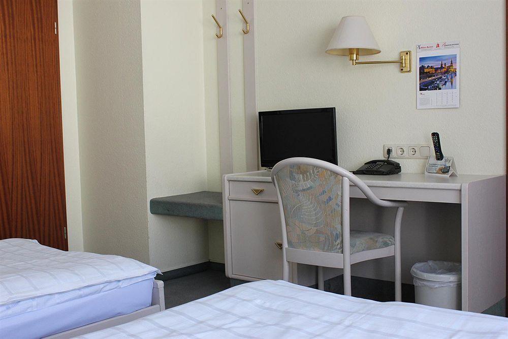 Hotel Altenwerder Hof Хамбург Екстериор снимка